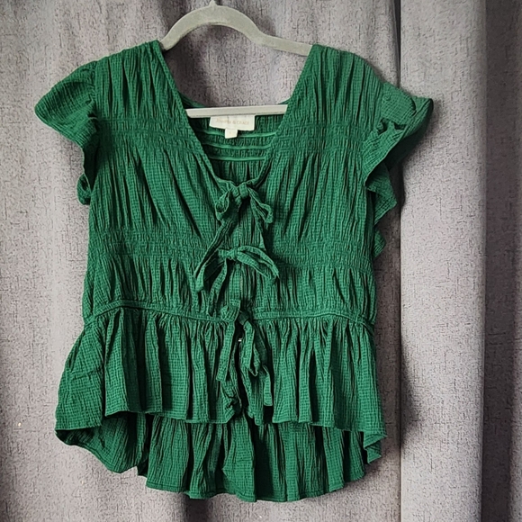 Jennifer & Grace Tops - Jennifer & Grace Green Textured Ruched Peplum Top Size L – Short Sleeve Zip